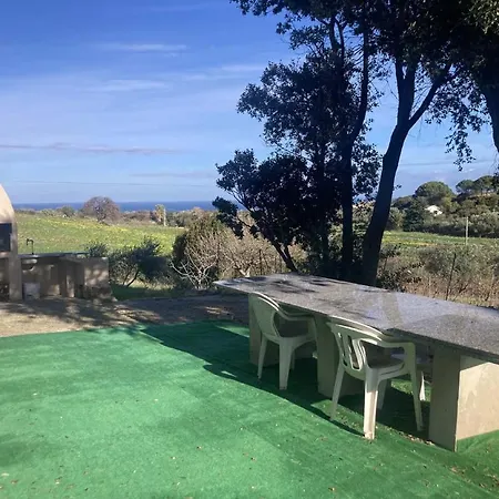 Nyaraló Moro *